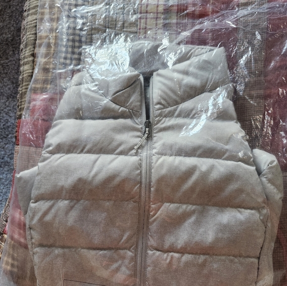 Puffer Jacket - Picture 7 of 7